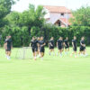 In the "Partizan - Teleoptik" sports center, coach Aleksandar Stanojevic held a roll call on the occasion of the start of preparations for the new season of the Partizan football club. U sportskom centru "Partizan - Teleoptik" trener Aleksandar Stanojevic je izvrsio prozivku povodom pocetka priprema za novu sezonu fudbalskog kluba Partizan.