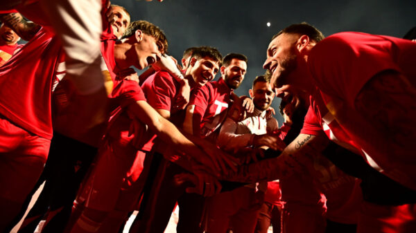 The match of the 33rd round of the Mozzart Super League of Serbia, the 179th eternal derby between FK Crvena zvezda and FK Partizan was played at the Rajko Mitic stadium. Utakmica 33. kola Mozzart Super lige Srbije, 179. veciti derbi izmedju FK Crvena zvezda i FK Partizan odigrana je na stadion Rajko Mitic.