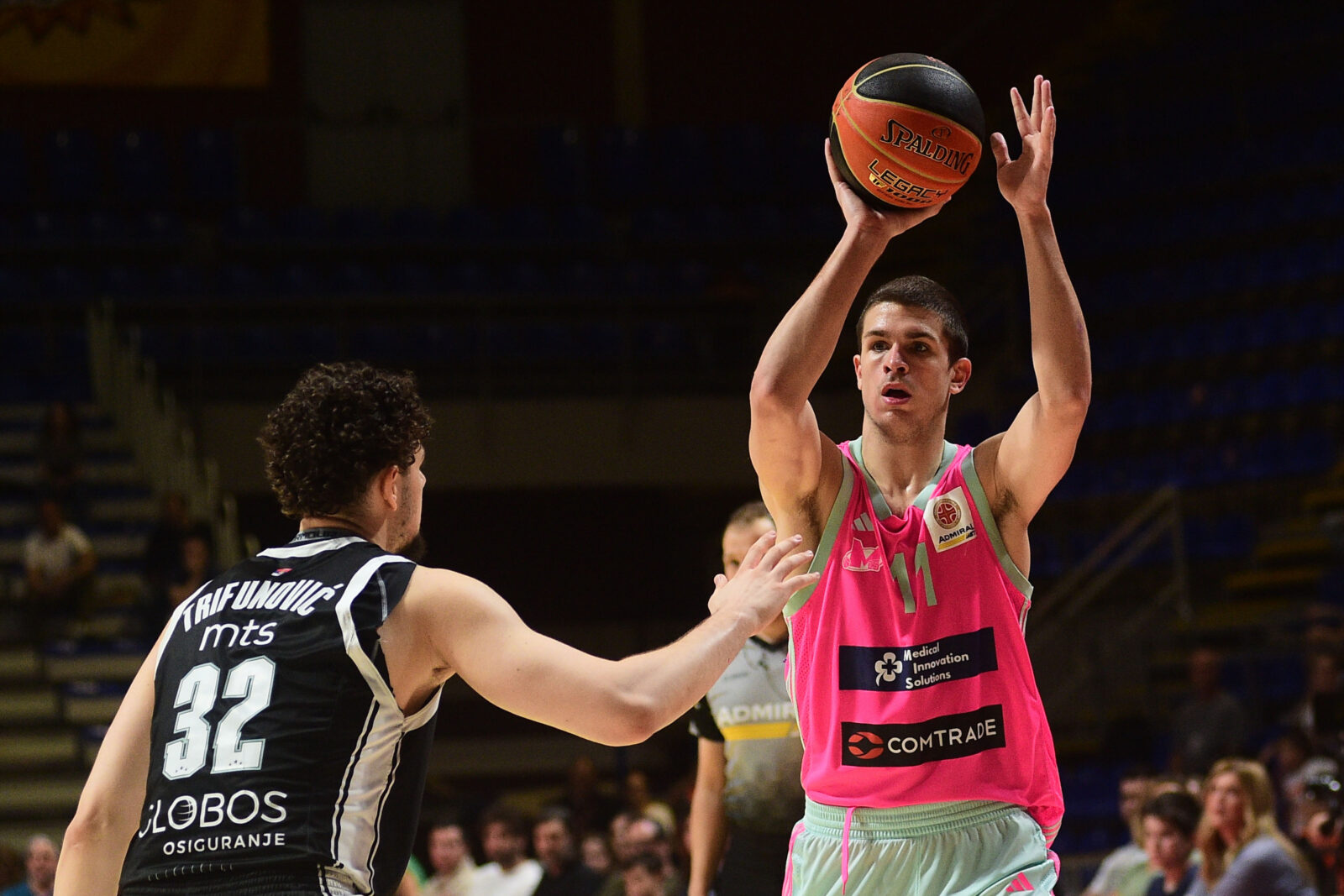 The third semi-final match of the Serbian Basketball League playoffs between KK Partizan Mozzart Bet and KK Mega MIS was played in the Aleksandar Nikolic hall. Treca polufinala utakmica plej-ofa Kosarkaske lige Srbije izmedju KK Partizan Mozzart Bet i KK Mega MIS odigrana je u hali Aleksandar Nikolic.