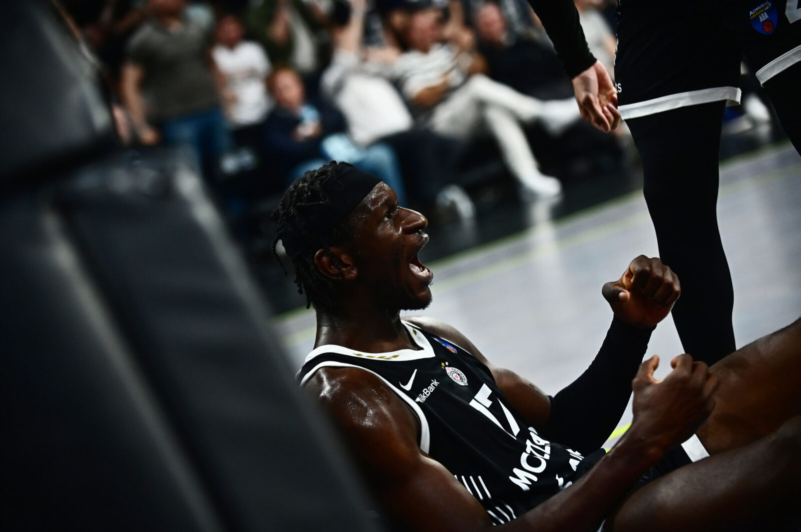 The match of the eighth round of the second phase of the AdmiralBet ABA League between KK Partizan Mozzart Bet and KK Crvena zvezda MeridianBet was played at the Belgrade Arena. Utakmica osme runde druge faze AdmiralBet ABA League izmedju KK Partizan Mozzart Bet i KK Crvena zvezda MeridianBet odigrana je u Beogradskoj Areni.