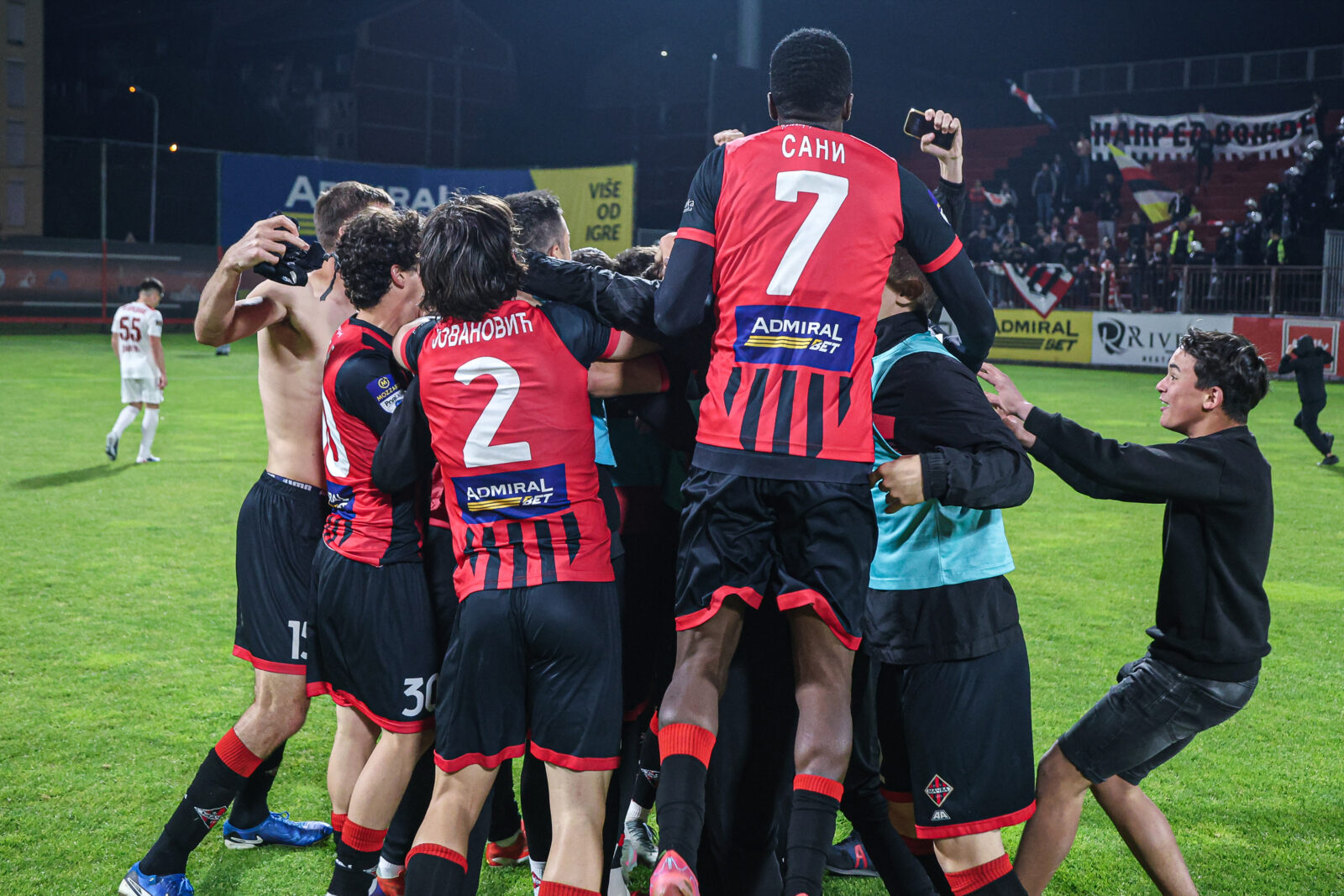 The match of the 34th round of the Mozzart First League of Serbia between FK Macva and FK Vozdovac was played at the FK Macva stadium in Sabac. Utakmica 34. kola Mozzart Prve lige Srbije izmedju FK Macva i FK Vozdovac odigrana je na stadion FK Macva u Sapcu.