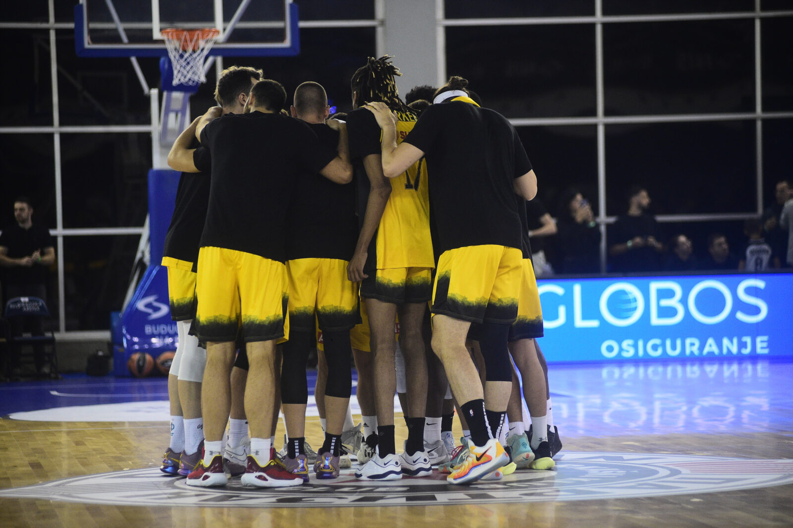 The first match as part of the NIS Open Air tournament organized by KK Partizan Mozzart Bet was played in Hall 3 of the Belgrade Fair between KK Partizan Mozzart Bet and KK AEK Betsson. Prva utakmica u sklopu turnira NIS Open Air koji organizuje KK Partizan Mozzart Bet odigranna je u Hali 3 Beogradskog sajma izmedju KK Partizan Mozzart Bet i KK AEK Betsson.