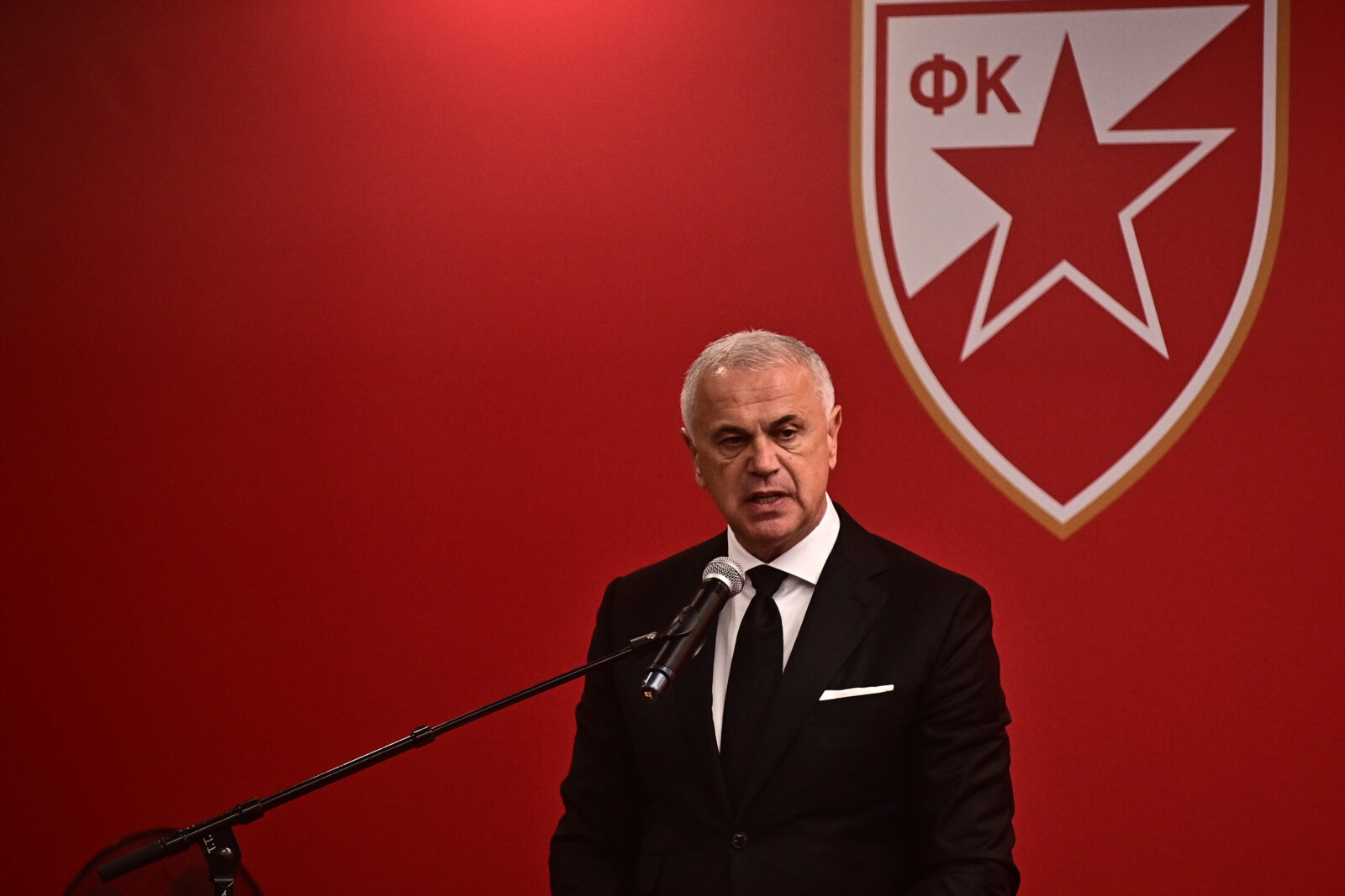 The commemoration of the death of the former general secretary of FK Crvena Zvezda and prominent sports worker Vladimir Cvetkovic was held in the Media Center of the "Rajko Mitic" stadium. Komemoracija povodom smrti nekadasnjeg generalnog sekretara FK Crvene zvezde i istaknutog sportskog radnika Vladimira Cvetkovica odrzana je u u Medija centru stadiona "Rajko Mitic".