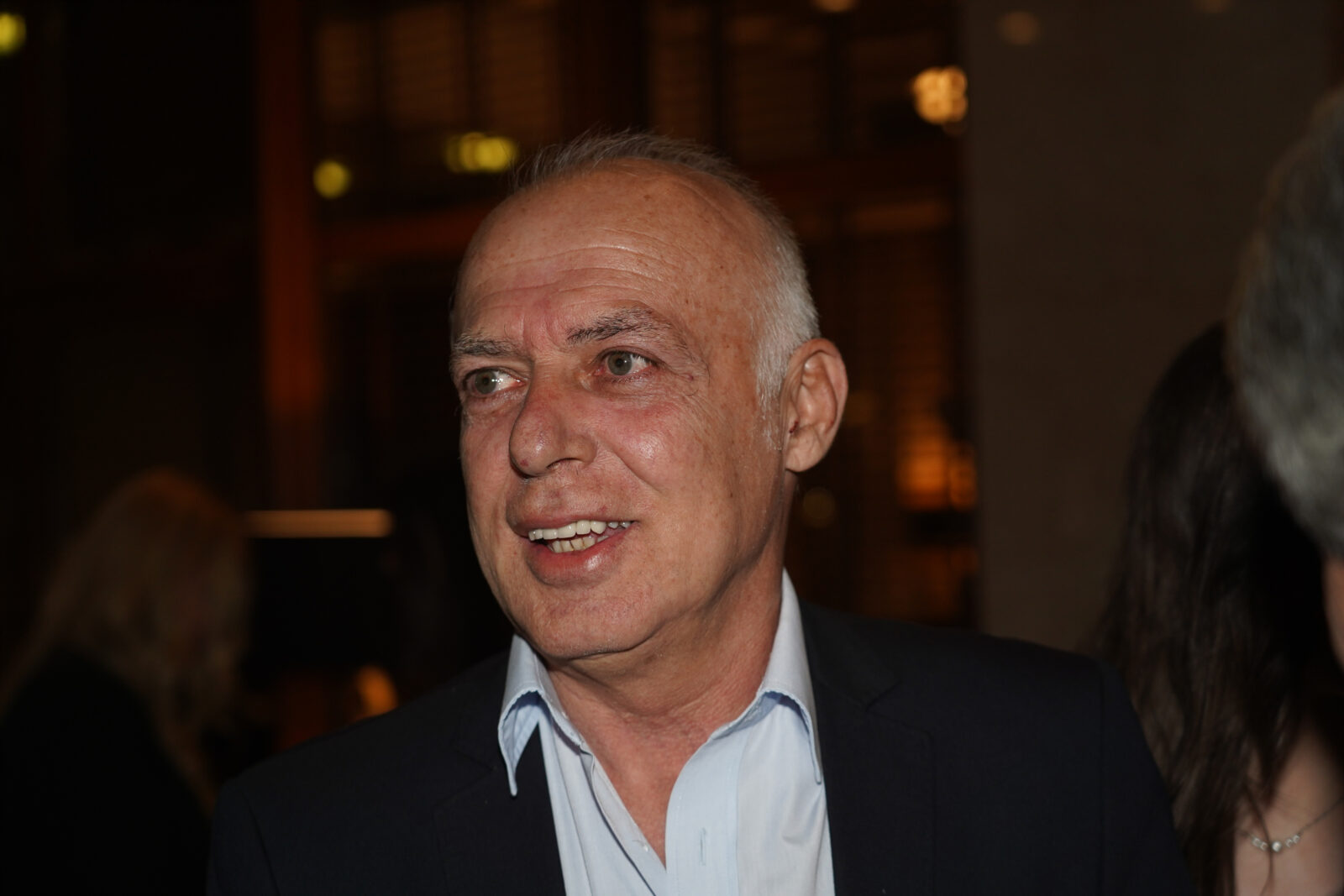 The premiere of the documentary film "Cobra's way to the stars" about the Macedonian football icon and legendary goal scorer of Vardar and Red Star Darko Pancev, which was filmed and produced by Sportklub Televizija, Sport Netvork from Serbia, as well as Sports Radio 90.3 fm from Macedonia, was held in Skopje