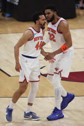 Landry Shamet,Karl-Anthony Towns