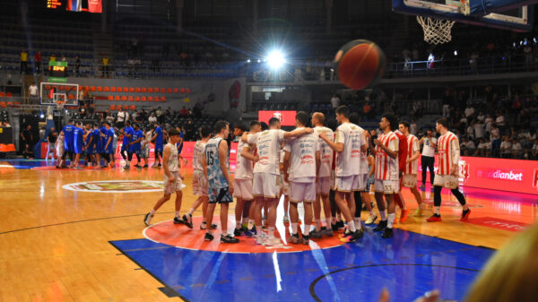 The semi-final match of the F4 tournament of the Meridianbet Basketball League of Serbia between KK Crvena zvezda MeridianBet and KK Spartak Office Shoes was played in the Cair Hall. Polufinalna utakmica F4 turnira Meridianbet Kosarkaske lige Srbije izmedju KK Crvena zvezda MeridianBet i KK Spartak Office Shoes odigrana je u hali Cair.