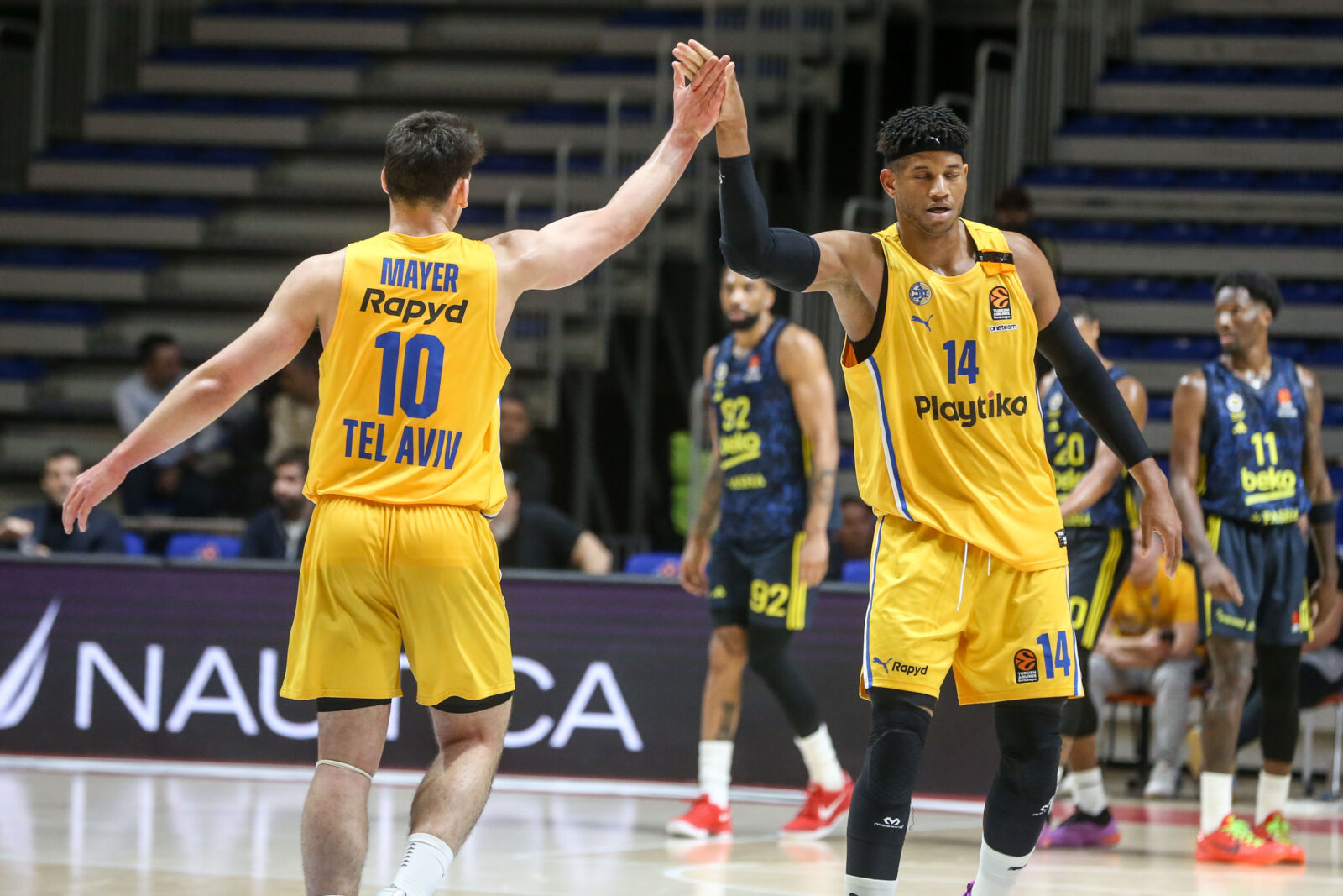 The match of the 27th round of the Turkish Airlines Euroleague between BC Maccabi Playtika and BC Fenerbahce Beko was played at the Aleksandar Nikolic Hall. Utakmica 27. kola Turkish Airlines Evrolige izmedju BC Maccabi Playtika i BC Fenerbahce Beko odigrana je u hali Aleksandar Nikolic.
