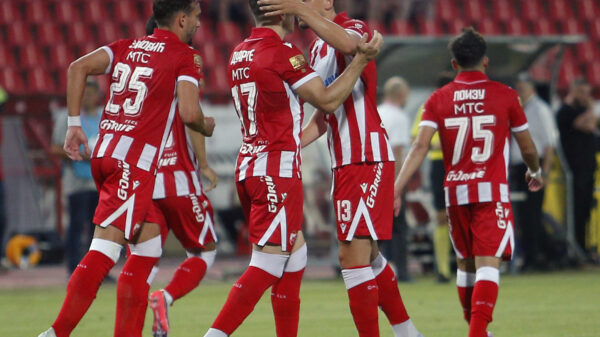 Navijači Larna razvili zastavu sa porukom na meču protiv Crvene zvezde u Ligi šampiona – Crvena zvezda Larn Liga šampiona