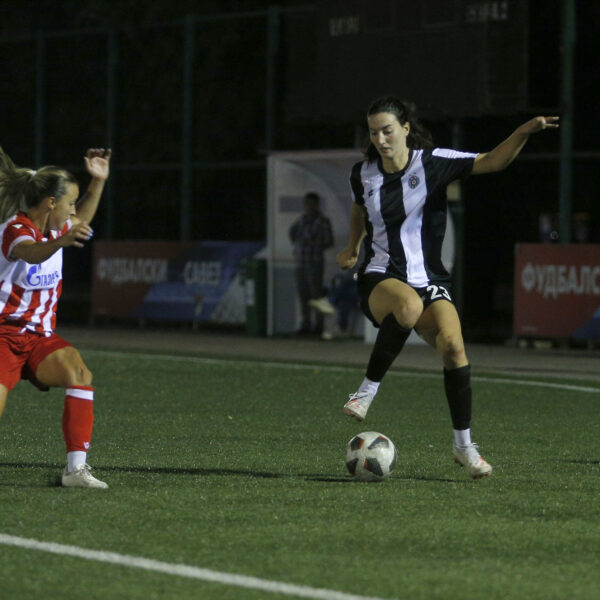 Lana Radisavljević potpisala za ŽFK Partizan i kompletirala povratak u crno-bele – Lana Radisavljević ŽFK Partizan potpis