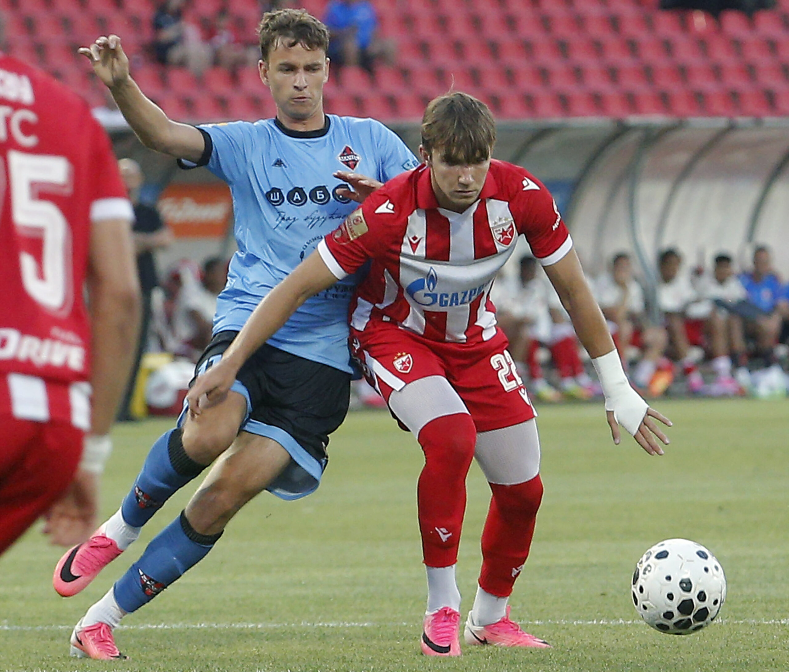 Vasilije Kostov: „Osvojene druge lopte prelomile meč protiv Larne” – Vasilije Kostov Crvena zvezda Liga šampiona