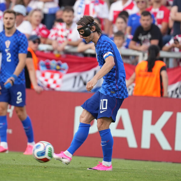 Luka Modrić produžio ugovor sa Milanom i ostaje do 2027. godine
