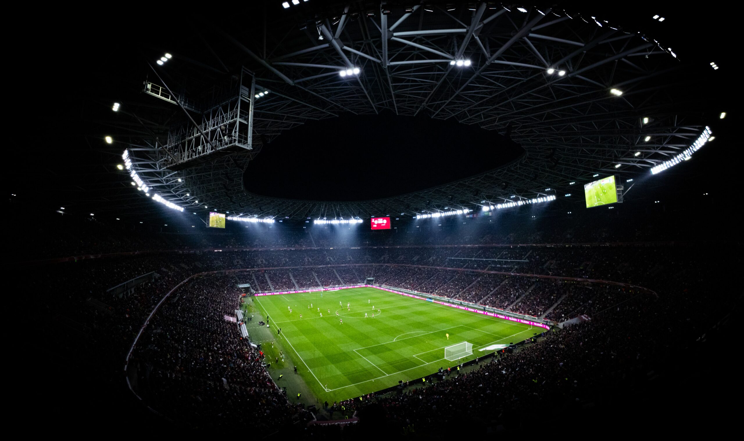 Vojvodina dočekuje Ajaks pred rasprodanim tribinama na stadionu Karađorđe