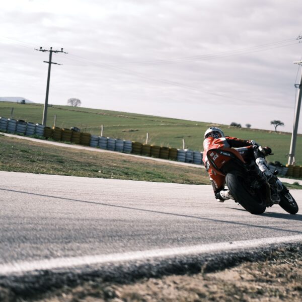Carlos Cano preuzeo vođstvo u Moto3 Junior šampionatu pobedom u Magny-Coursu