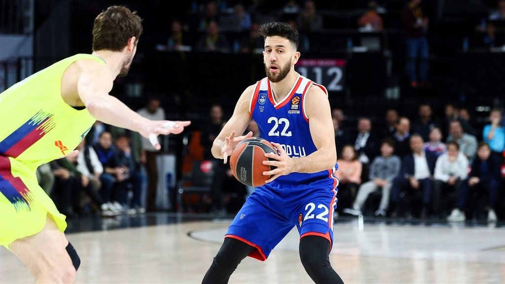 Vasilije Micić ima veći ugovor od Lebrona Džejmsa u novoj sezoni
