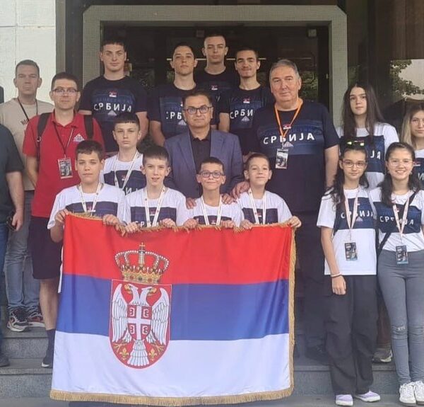 Ambasador Berislav Vekić posetio mlade šahiste Srbije na Evropskom prvenstvu u Pardubicama – Berislav Vekić ambasador