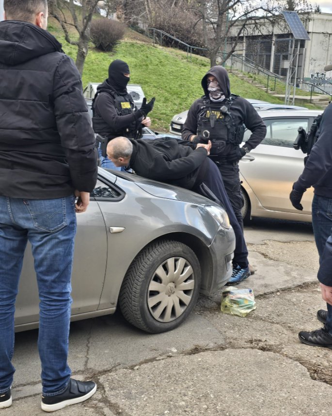 Masovna tuča navijača na Dorćolu izazvala haos na ulicama Beograda – napad u Beogradu