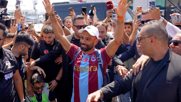Mohamed Salah zvanično predstavljen u Trabzonsporu pred više od 40.000 navijača – Mohamed Salah Trabzonspor doček