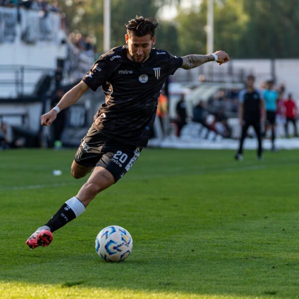 Ronald Arauho prešao iz Barselone u Liverpul na pozajmicu do kraja sezone – Ronald Arauho Liverpul transfer