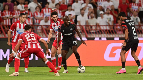 Navijači Crvene zvezde uzvikuju "Uprava napolje" tokom poraza od Hapoela – Crvena zvezda Hapoel Liga šampiona
