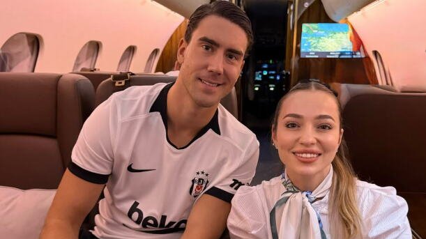 Dušan Vlahović potpisao za Bešiktaš: Detalji iz aviona privukli pažnju javnosti – Dušan Vlahović Bešiktaš