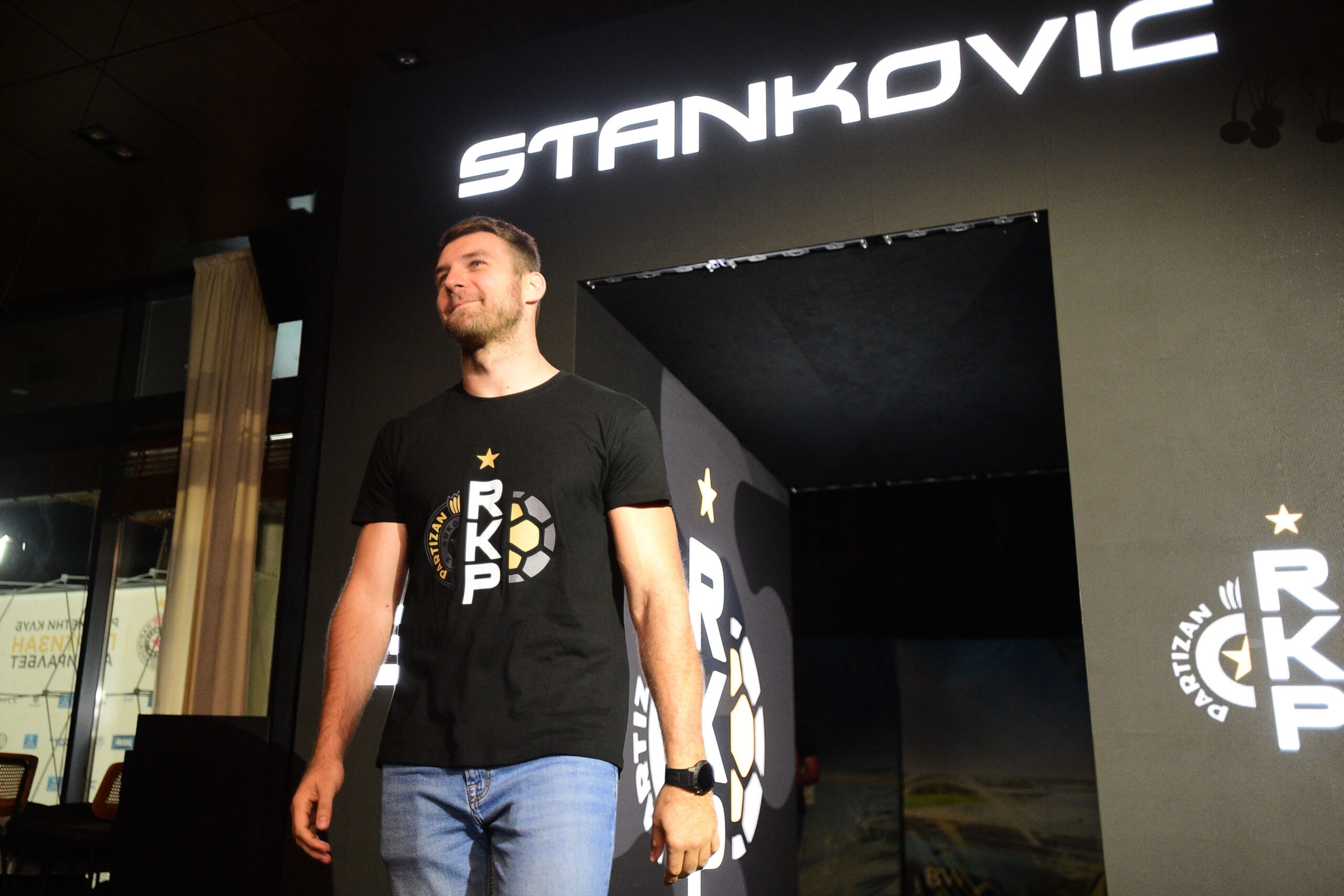 Rukometni klub Partizan predstavio novi tim za sledeću sezonu u Beogradu – rukometni klub Partizan Beograd tim