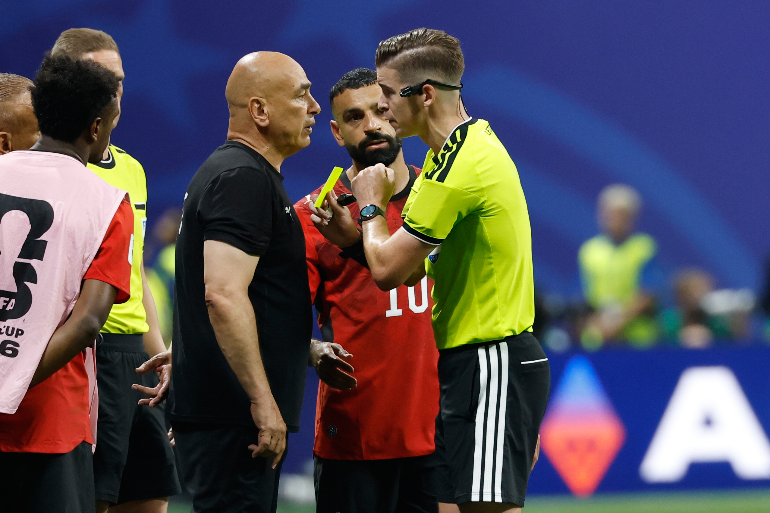 Hossam Hassan doživeo incident: Fizički sukob između supruga selektora Egipta