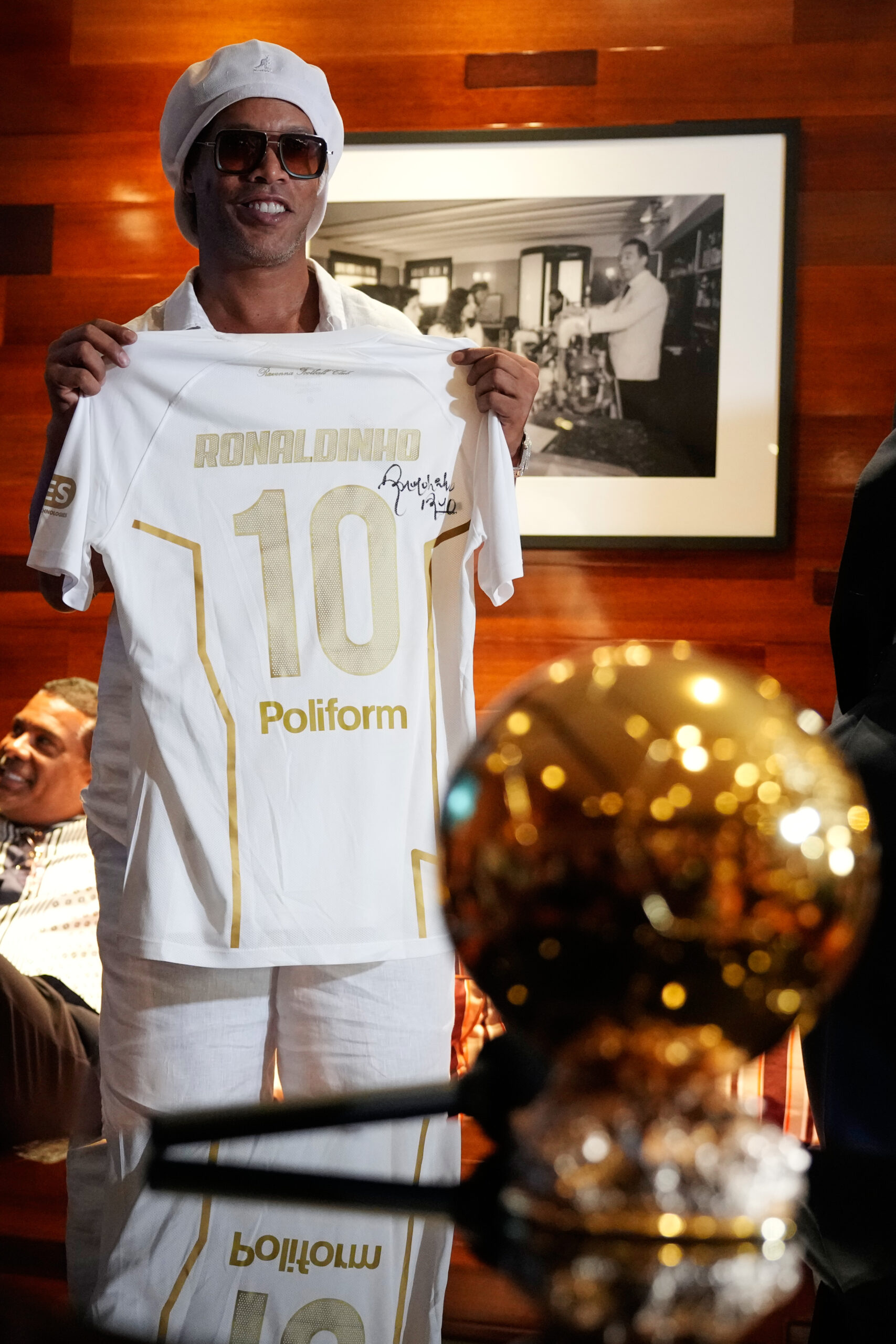 Ronaldinjo stigao u Italiju na promociju kao novi igrač Ravenne – Ronaldinjo Ravenna Serija C