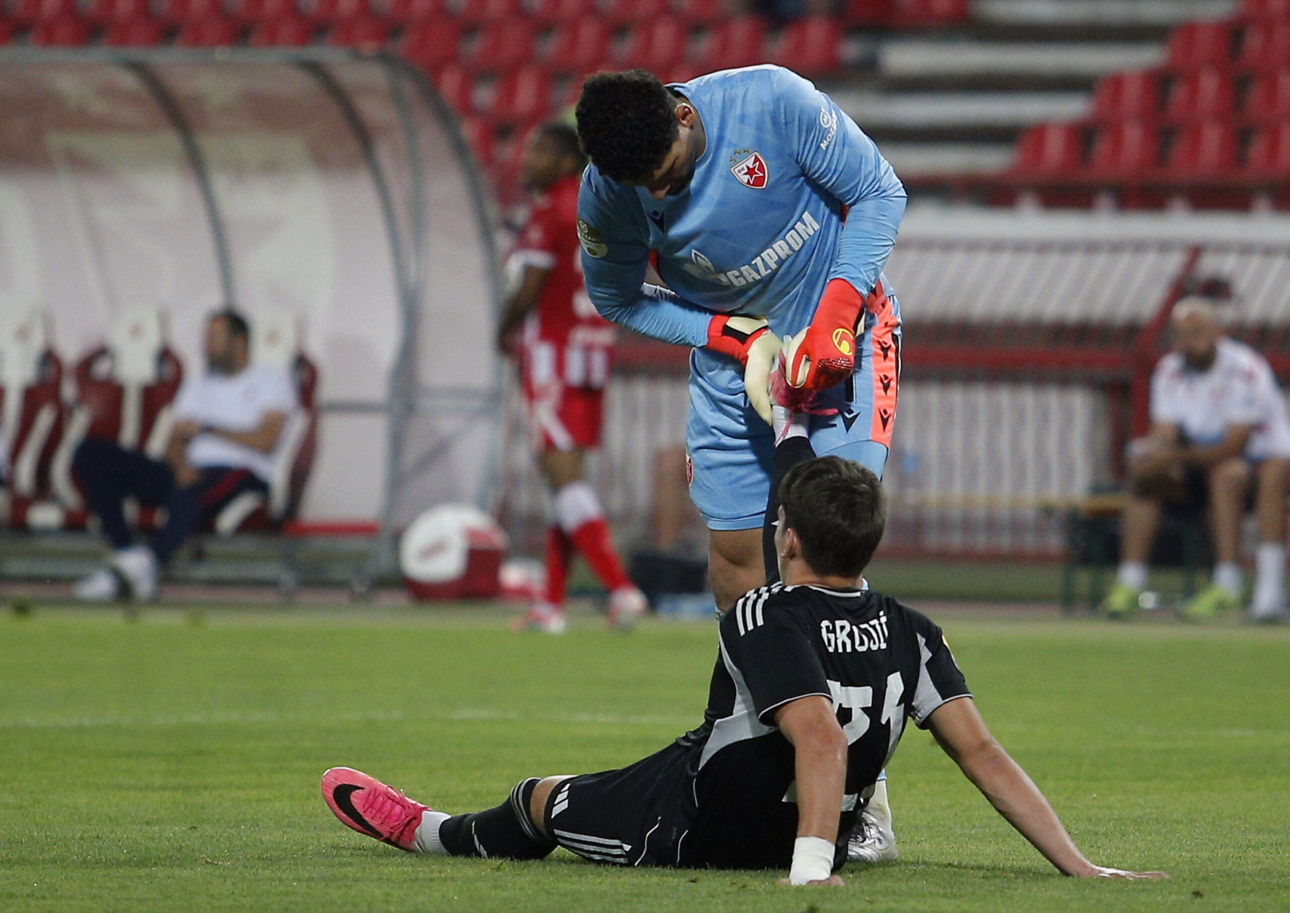 Crvena zvezda kažnjena sa 99.500 evra zbog incidenata u plej-ofu Lige Evrope