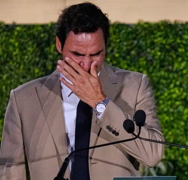 Rodžer Federer primljen u Kuću slavnih tenisa na emotivnoj ceremoniji u Njuportu – prijem u Kuću slavnih tenisa