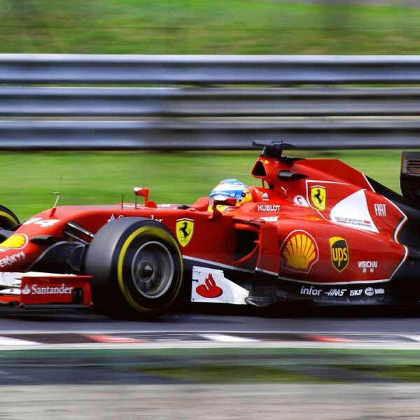 Ferrari odaje počast Mihaelu Šumaheru specijalnom dekoracijom u Monci