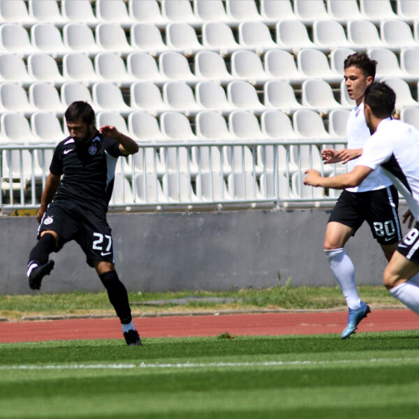 Nikola Lakčević postigao gol i dobio crveni karton u duelu T6 Nika i Radničkog – napad u Beogradu