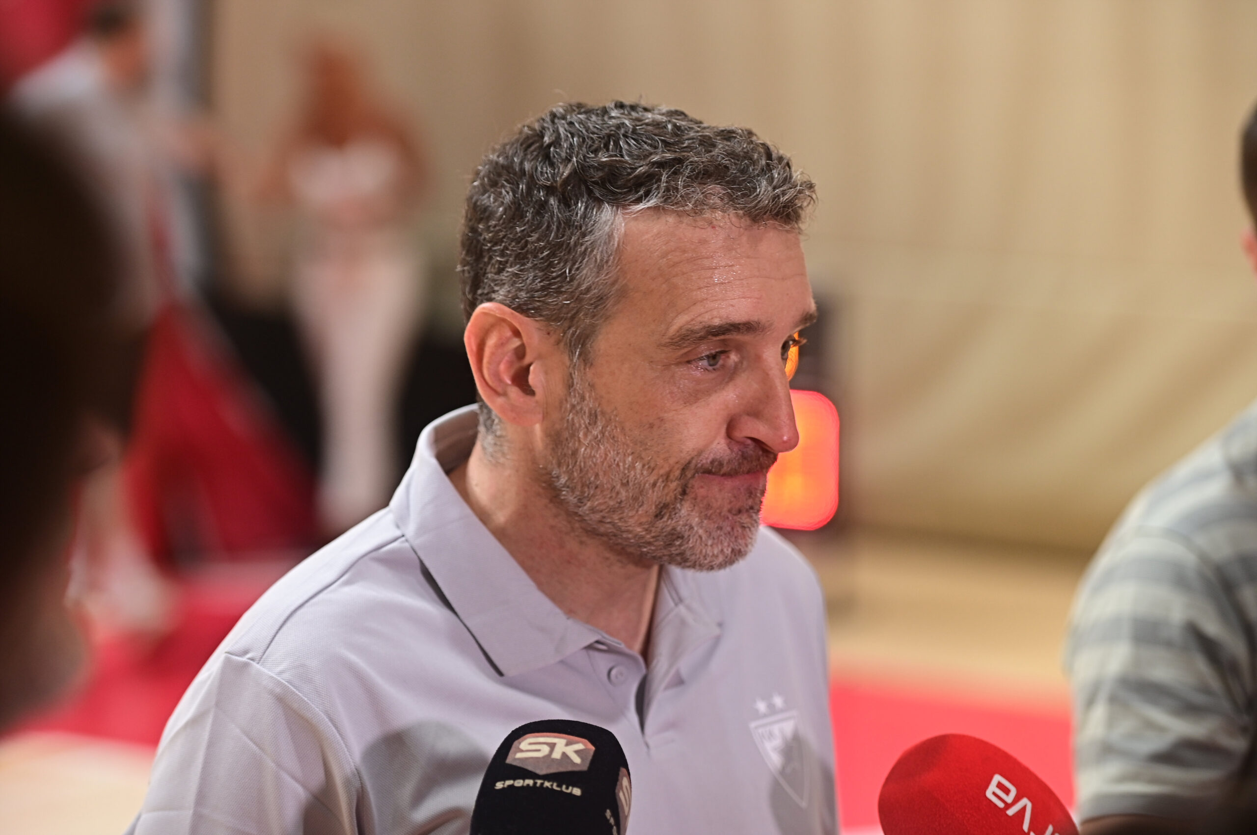 UEFA izrekla teške kazne Crvenoj zvezdi zbog transparenta i ponašanja navijača – Crvena zvezda UEFA kazna