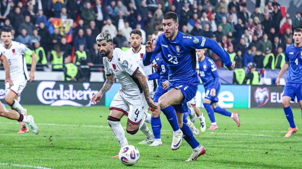 Dušan Vlahović u centru incidenta tokom derbija Fenerbahče – Bešiktaš – napad u derbiju Fenerbahče – Bešiktaš