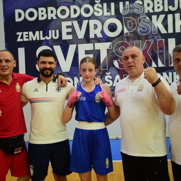 Mladi srpski bokseri osvojili 10 medalja na turniru Boksam u Španiji – Mia Topić boks Boksam