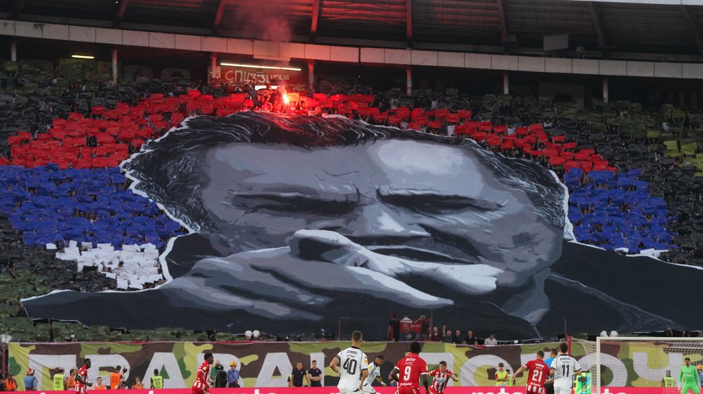 Minut ćutanja pred večiti derbi na stadionu Rajko Mitić