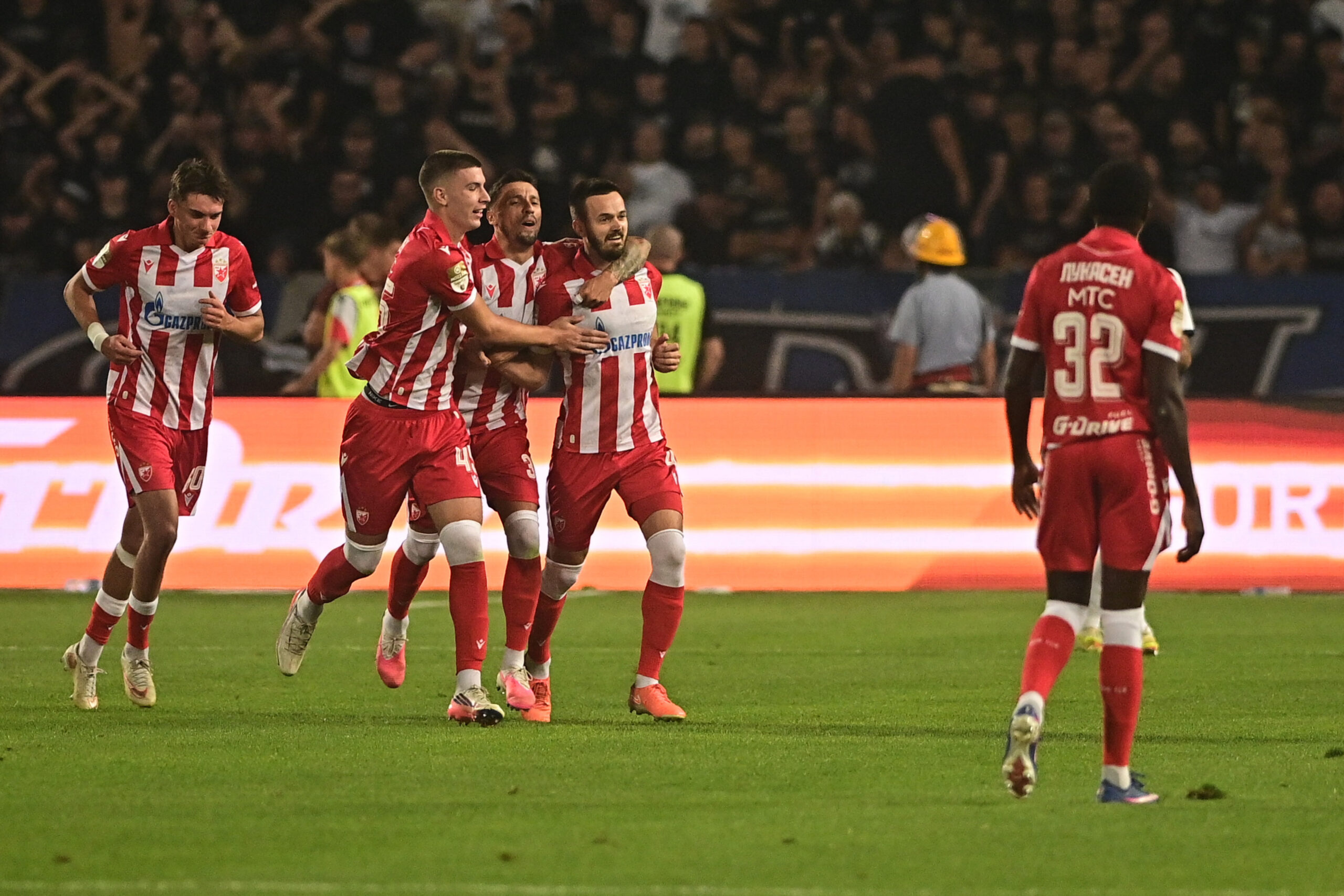 VAR odluka prekinula večiti derbi: Penal za Crvenu zvezdu protiv Partizana