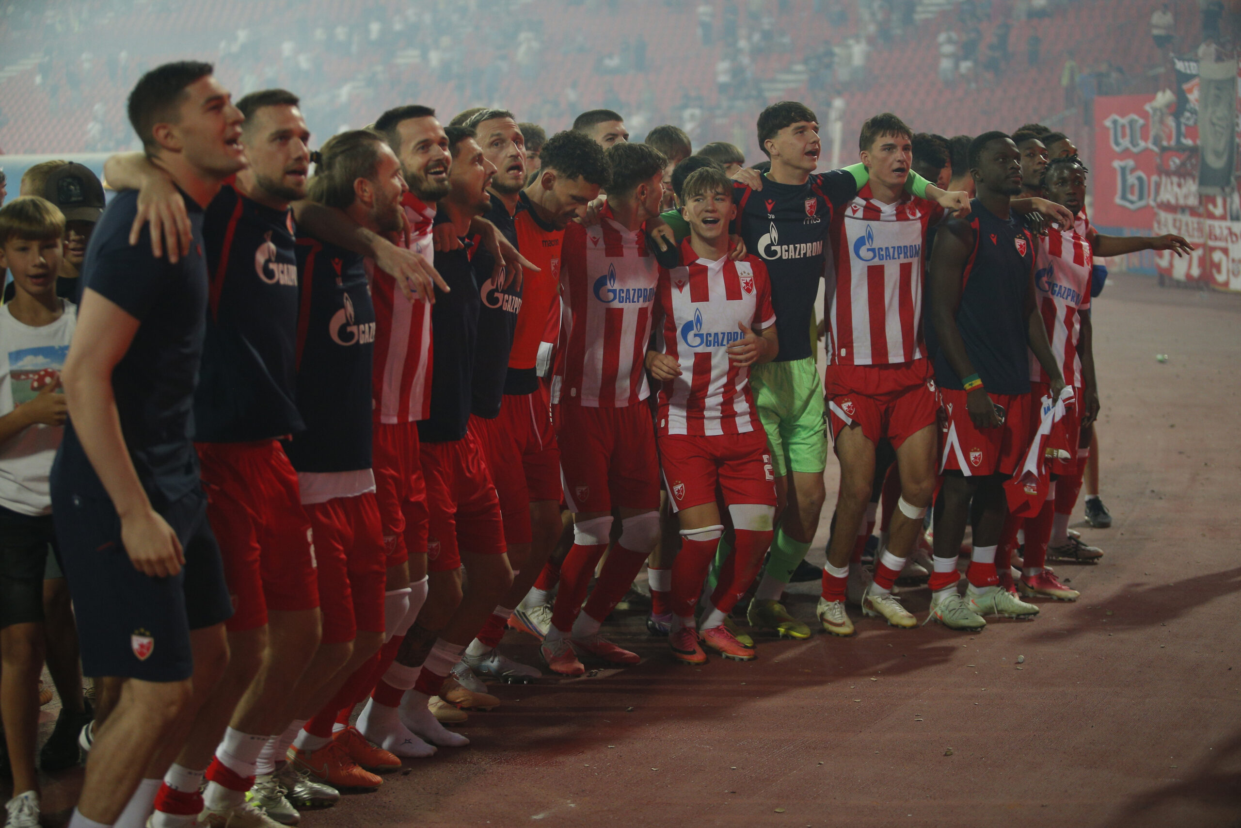 Crvena zvezda pobedila Partizan 2:1 u 180. večitom derbiju na Marakani – Crvena zvezda derbi Partizan