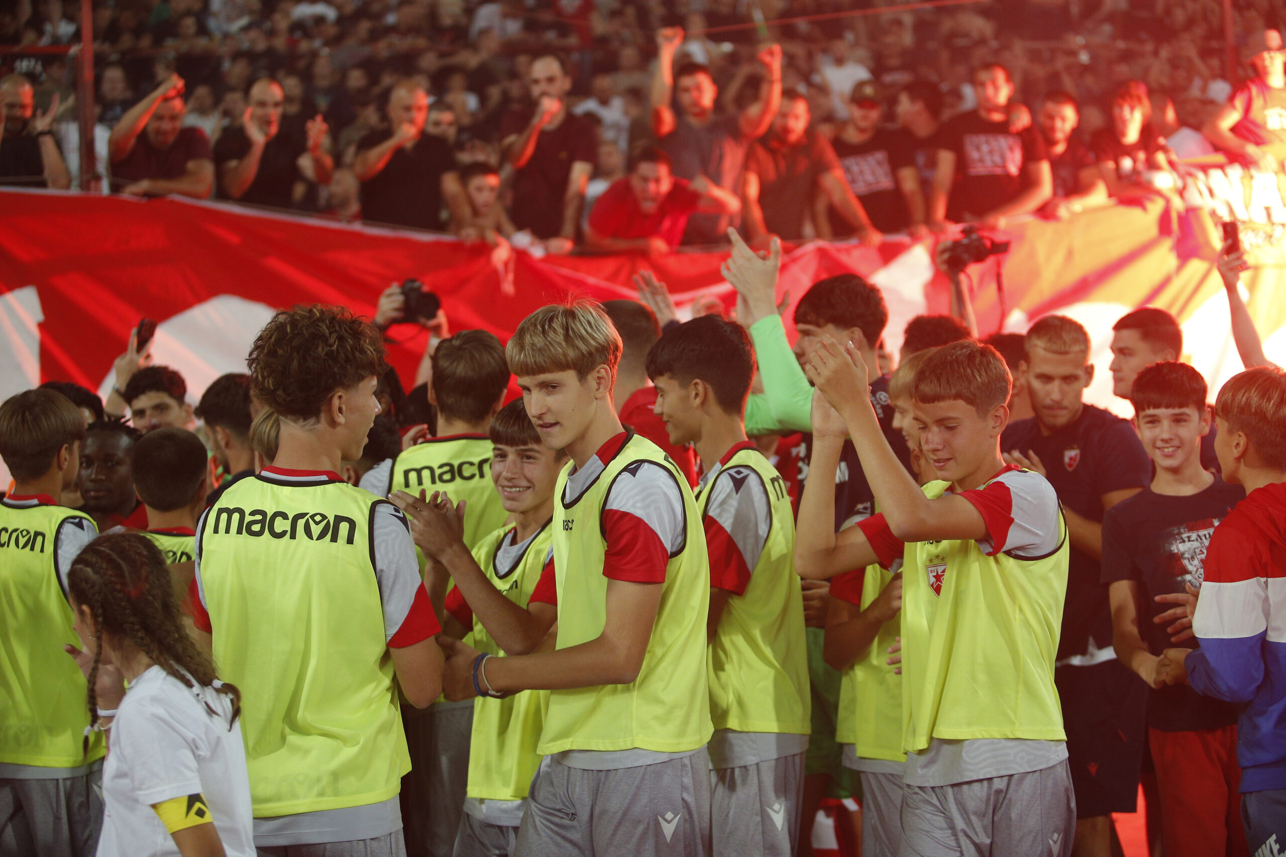 Delegacija Crvene zvezde prisustvovala sahrani Ratka Mladića dan posle derbija – Crvena zvezda sahrana Ratko Mladić