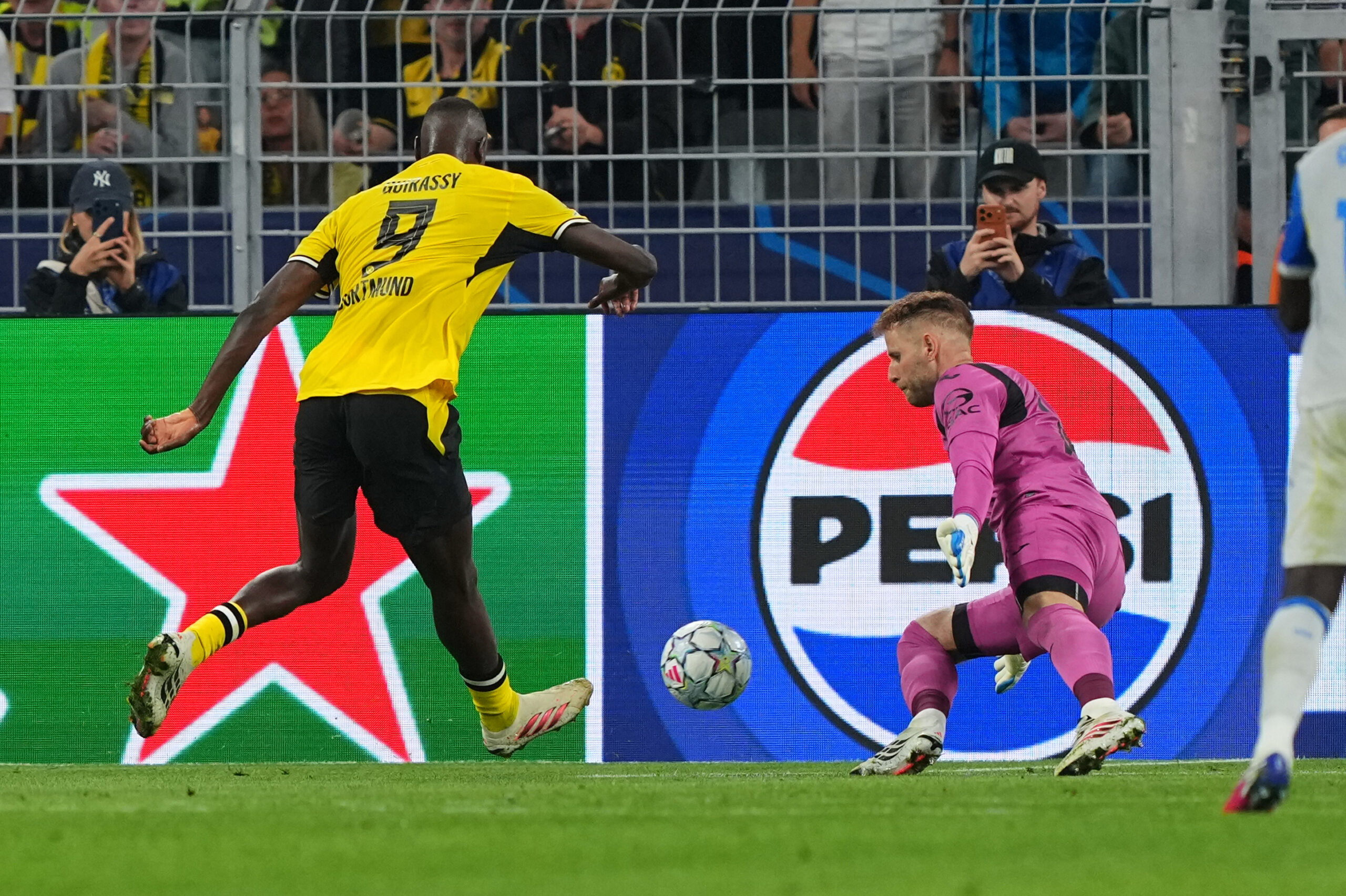 Peter Gulacsi postaje prvi golman Viljareala posle ubedljivog debija – Peter Gulacsi Viljareal