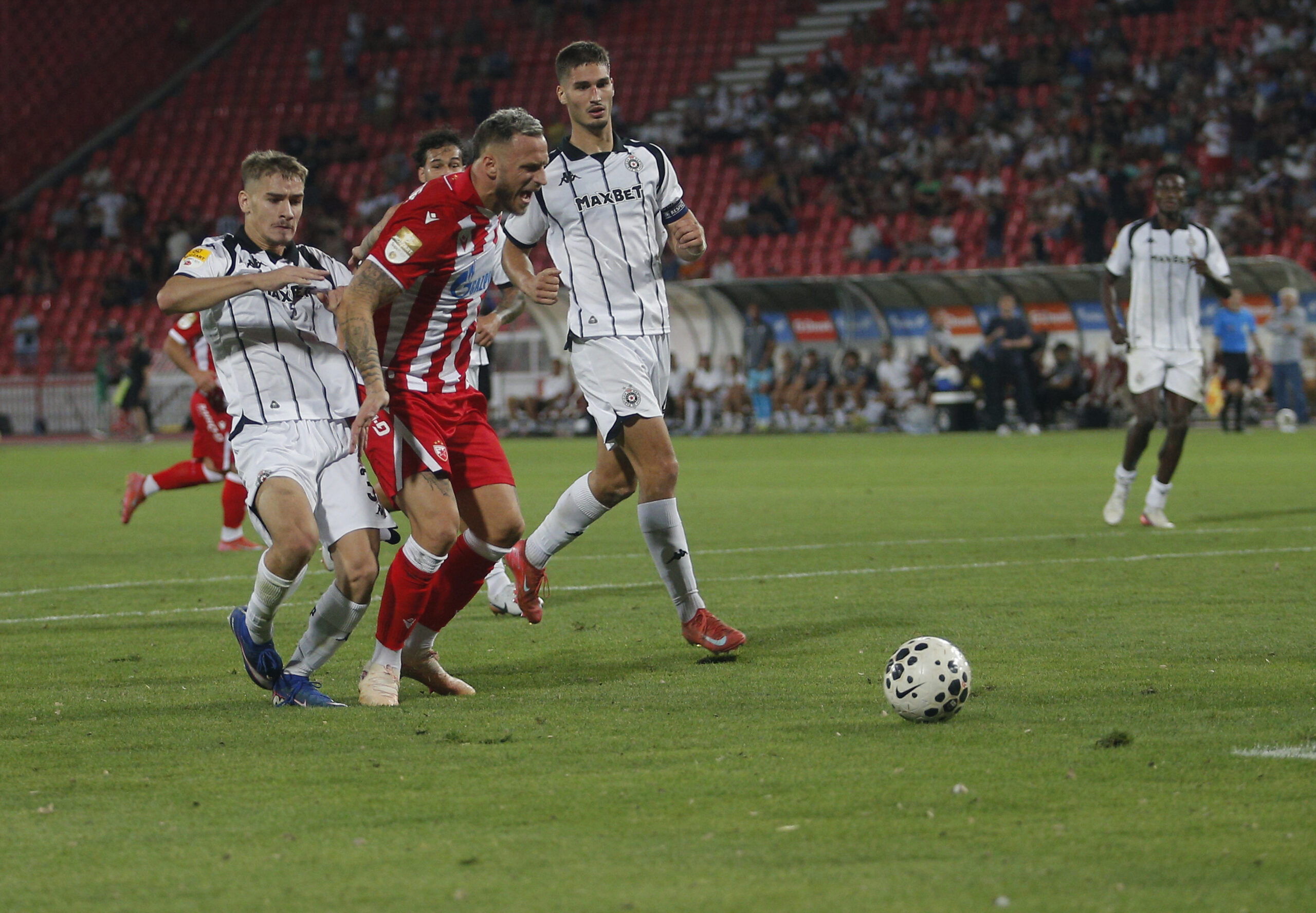 VAR analiza Fudbalskog saveza Srbije: Penal za Crvenu zvezdu protiv Partizana potpuno opravdan