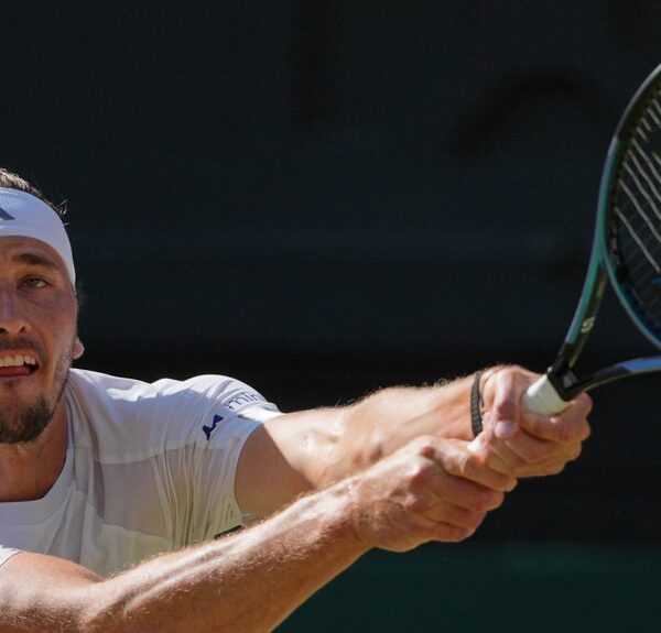 Aleksandar Zverev i rutina pred servis: Kako tapkanje loptice utiče na rivale – Aleksandar Zverev tenis