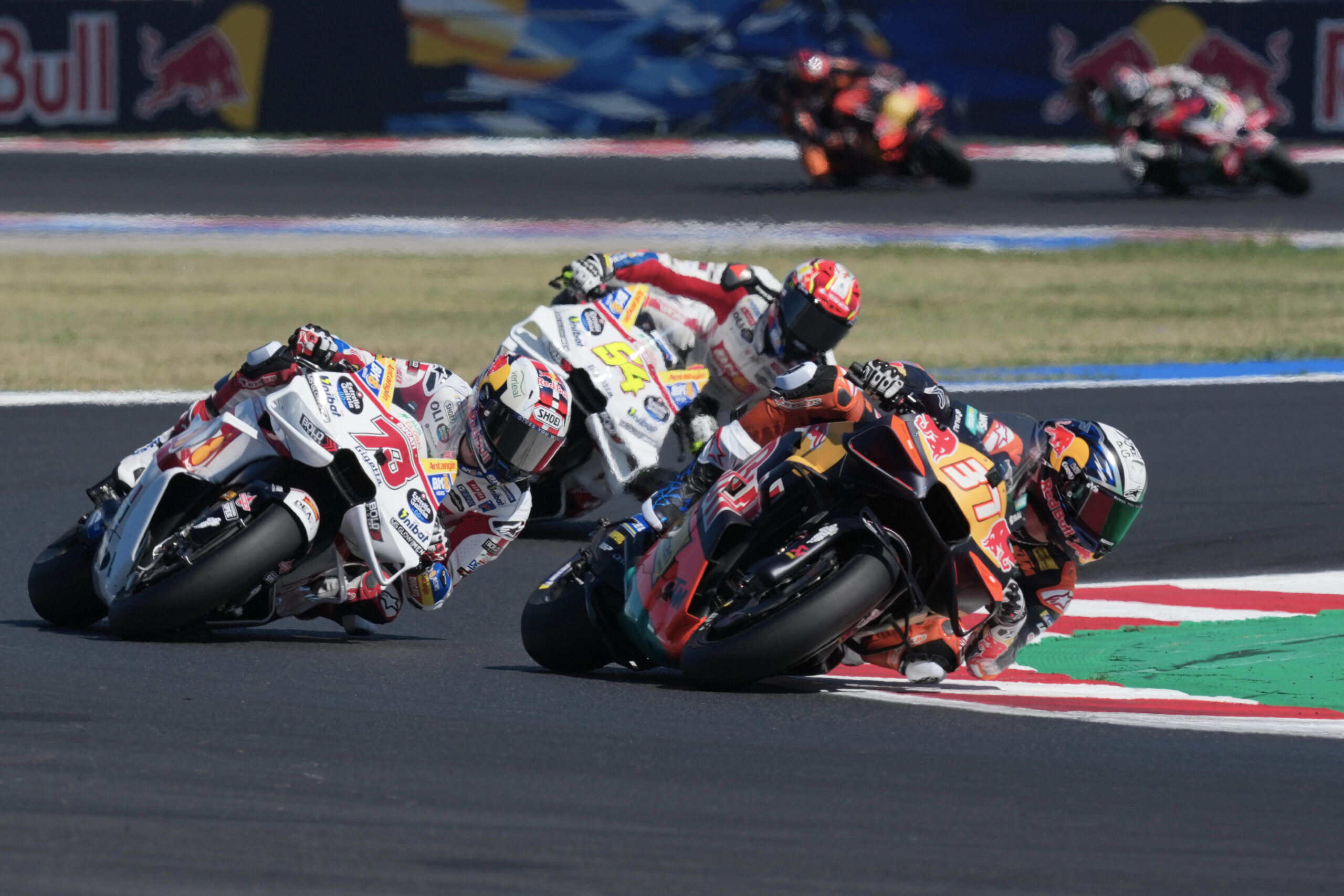 Pedro Acosta pao u sprint trci na Red Bull Ringu i izgubio šansu za pobedu – pad u sprint trci na Red Bull Ringu