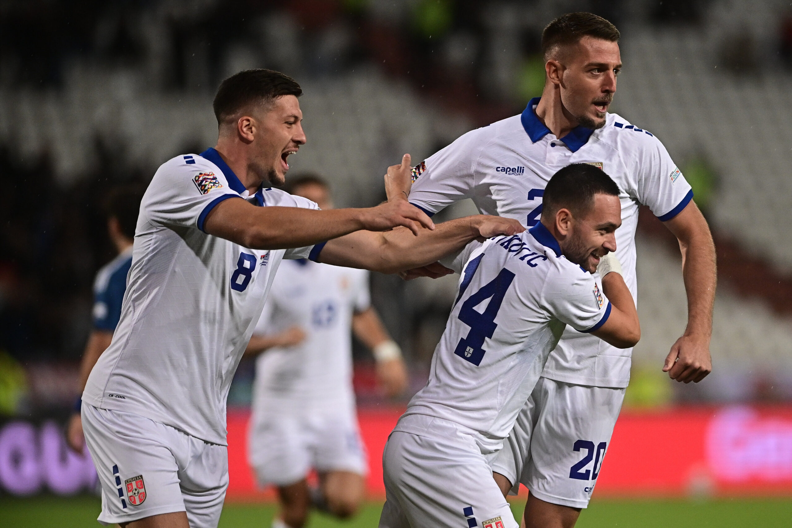 Andrija Živković posle poraza Srbije razmenio dres sa Hristosom Zafirisom ispred svlačionice Grčke – Andrija Živković Liga nacija