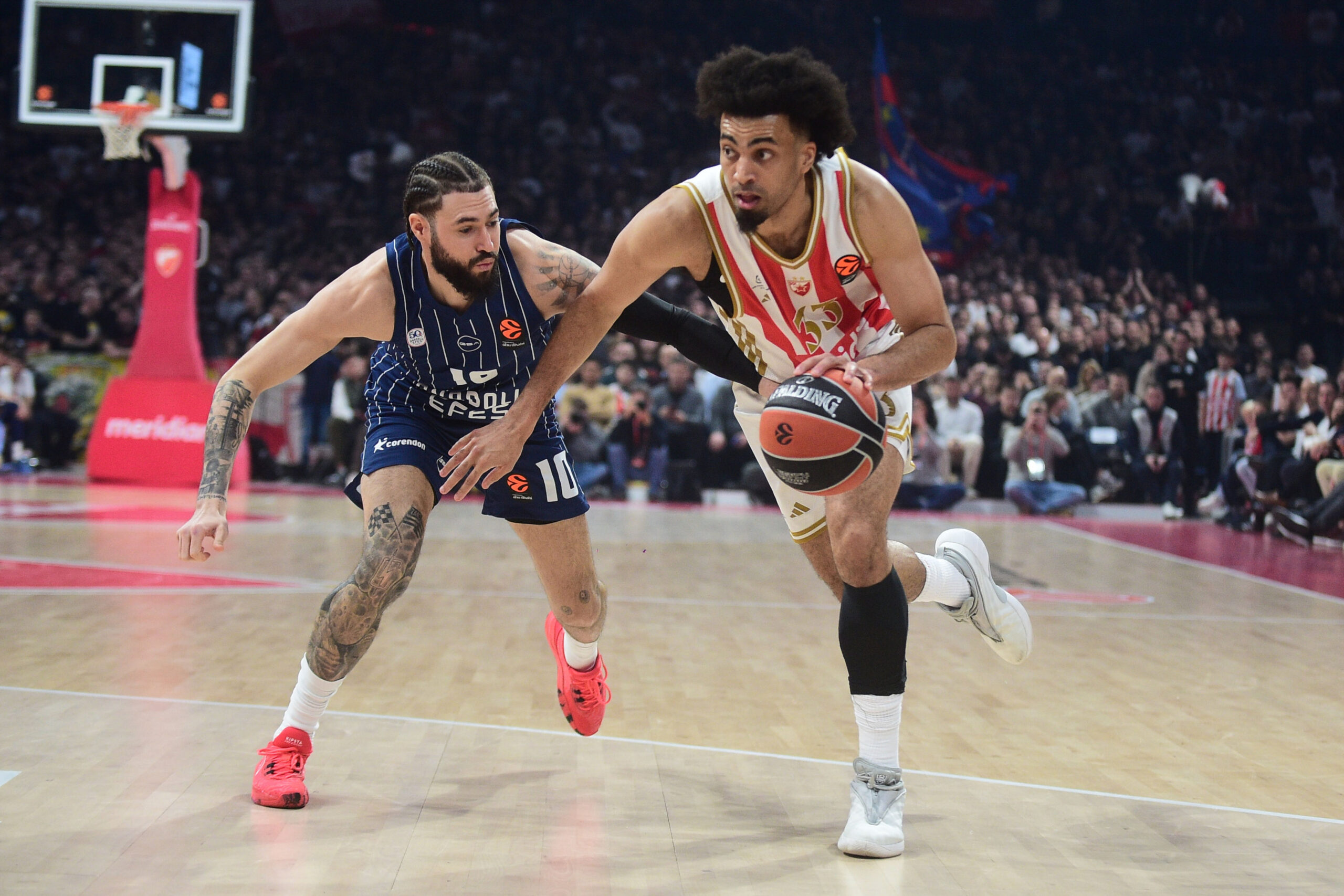 Barselona preokretom savladala Anadolu Efes 89:82 na startu Evrolige