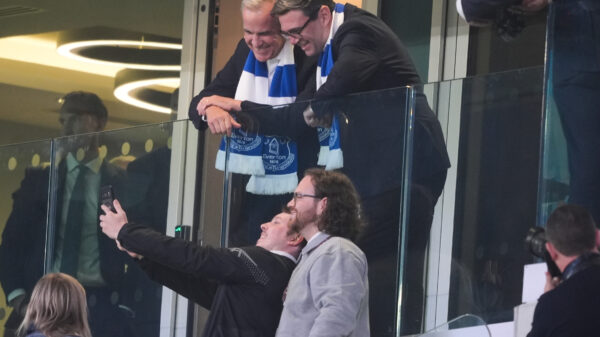 Britanski premijer Endi Bernam razmatra ukidanje zabrane alkohola na fudbalskim stadionima – Endi Bernam zabrana alkohol fudbal