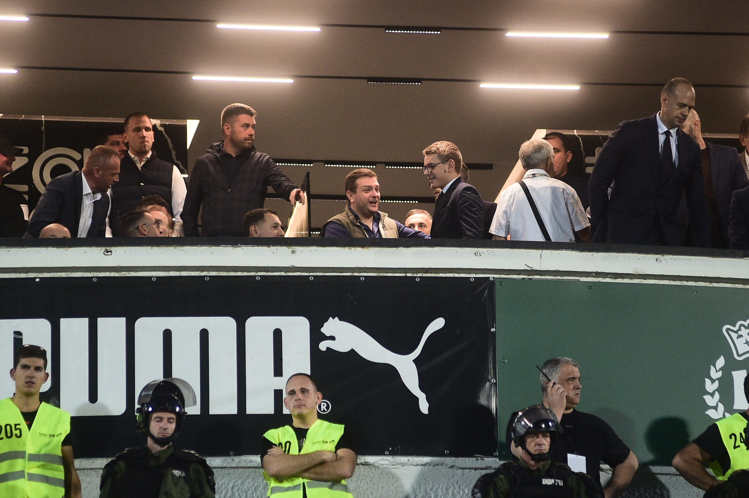 Miloš Vazura iznenadio dolaskom na stadion Rajko Mitić pred meč Srbije i Grčke – Miloš Vazura stadion Rajko Mitić
