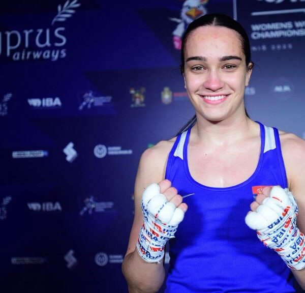 Sara Ćirković odbranila titulu evropske šampionke u boksu pobedom nad Finkinjom – Sara Ćirković boks