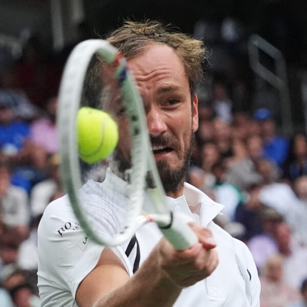 Danil Medvedev pobedio Safijulina 7:5, 6:4 za finale u Hangdžouu – Danil Medvedev ATP Hangdžou
