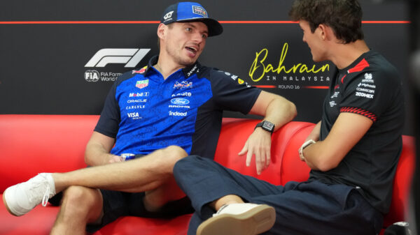 Maks Ferstapen i Valentino Rosi u direktnom duelu van Formule 1 – Maks Ferstapen Valentino Rosi Portimao