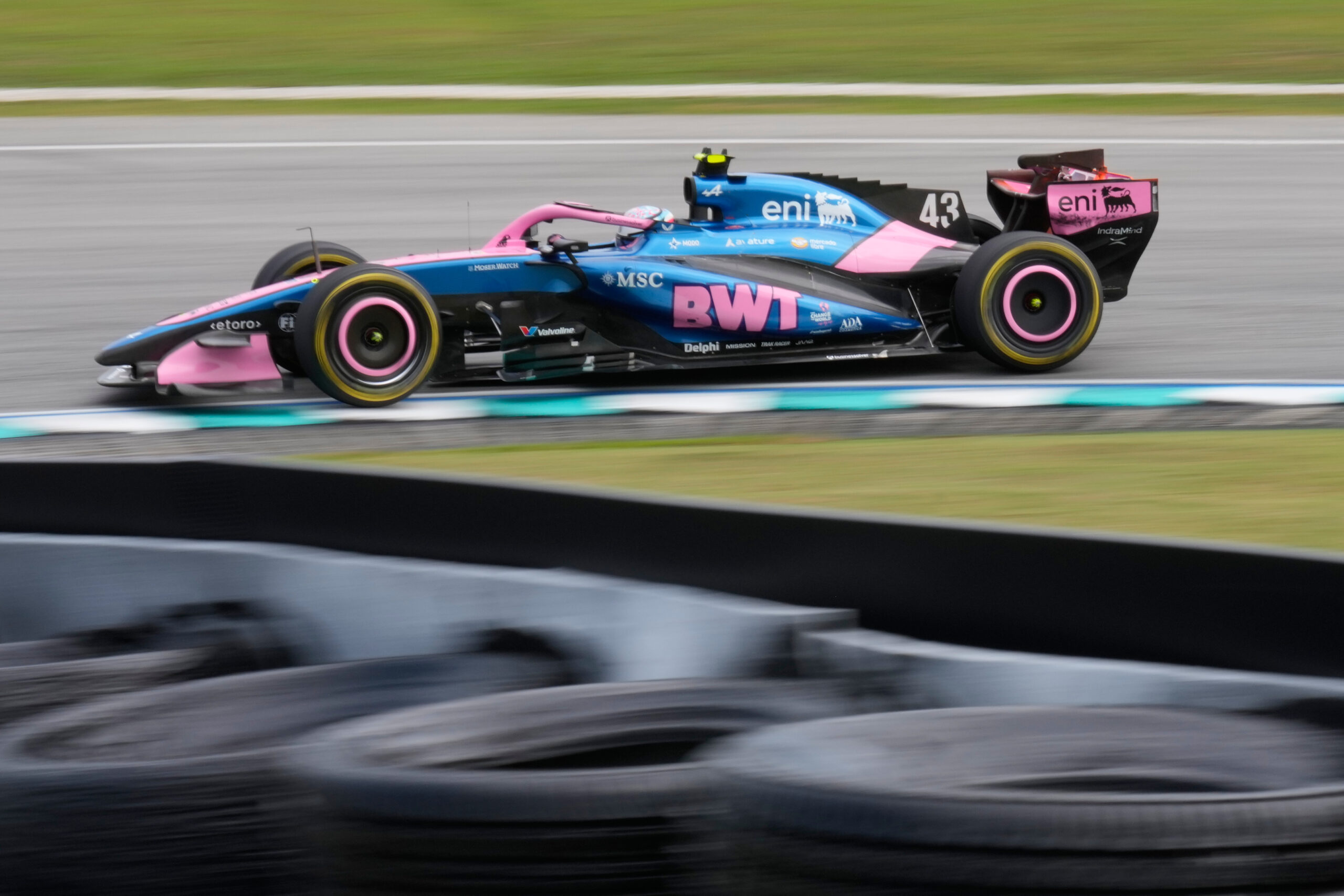 Franco Colapinto dobio novu kaznu, Fernando Alonso i Carlos Sainz napreduju na startu u Bahreinu – Franco Colapinto kazna Bahrein